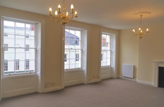 42 Clarence St, Cheltenham à louer Photo intérieure– Image 1 sur 7