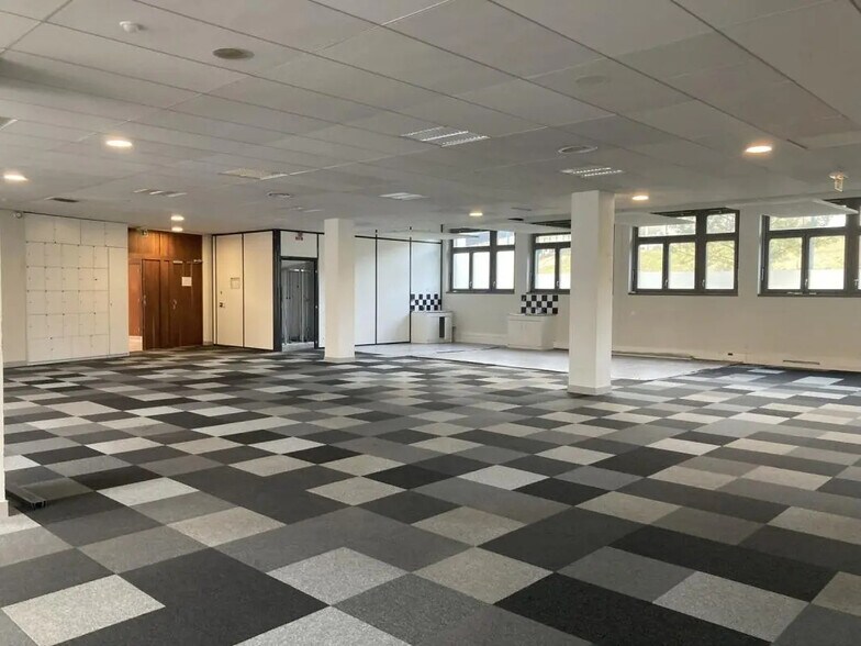 51 Ter Rue De Saint-Cyr, Lyon à louer - Photo de l’immeuble – Image 3 sur 9