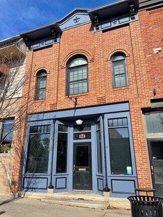 Plus de détails pour 121 1st St NW, Mount Vernon, IA - Local commercial à louer