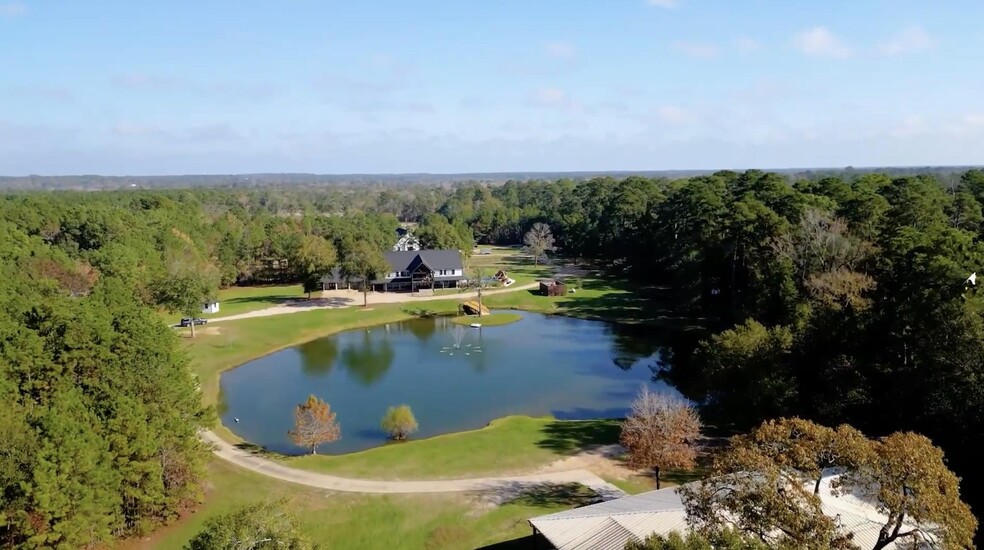 5607 Sapp Rd, Conroe, TX à vendre - Photo de l’immeuble – Image 1 sur 82