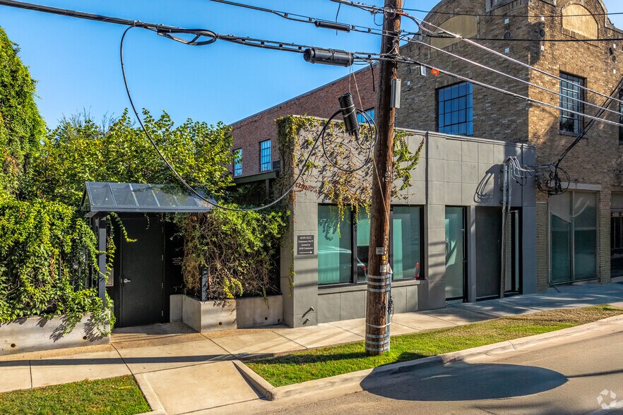 4121 Commerce St, Dallas, TX à louer - Photo de l’immeuble – Image 3 sur 21