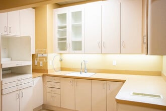 3301-3311 E 12th St, Oakland, CA à louer Photo intérieure– Image 2 sur 8