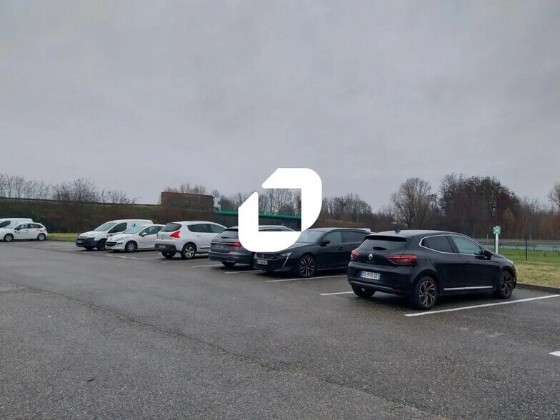 Bureau dans La Verpillière à louer - Photo de l’immeuble – Image 2 sur 95