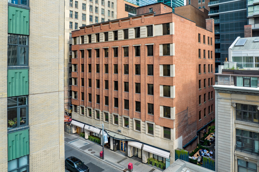 67 Richmond St W, Toronto ON - immobilier d'entreprise