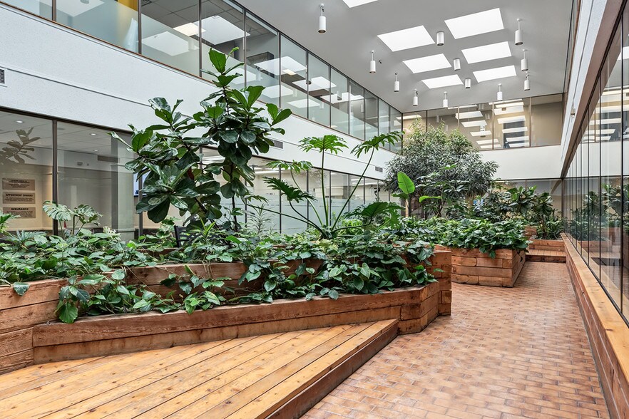 4000 Glenmore Crt SE, Calgary, AB à louer - Photo intérieure – Image 3 sur 13