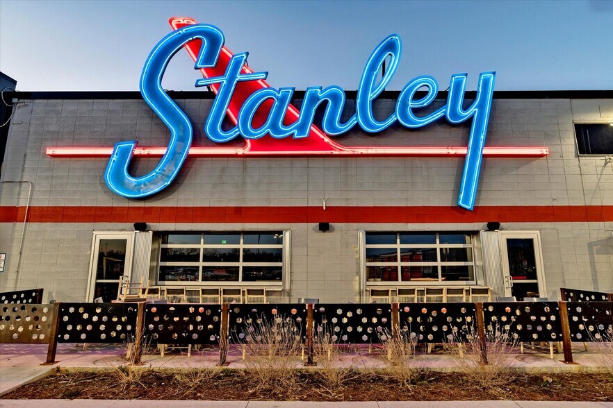 1923 Dallas St, Aurora, CO à vendre - Autre – Image 2 sur 30