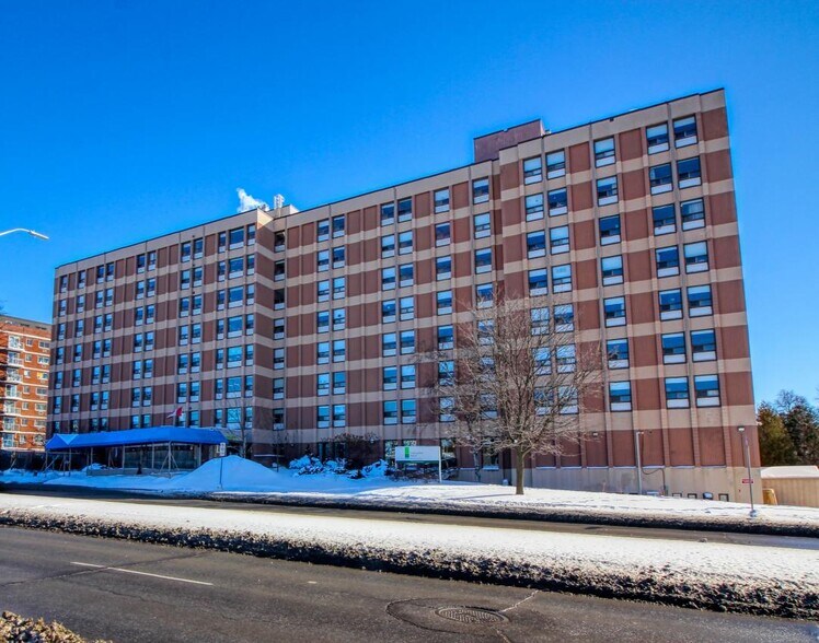 2330 Carling Ave, Ottawa, ON à vendre - Photo de l’immeuble – Image 2 sur 16