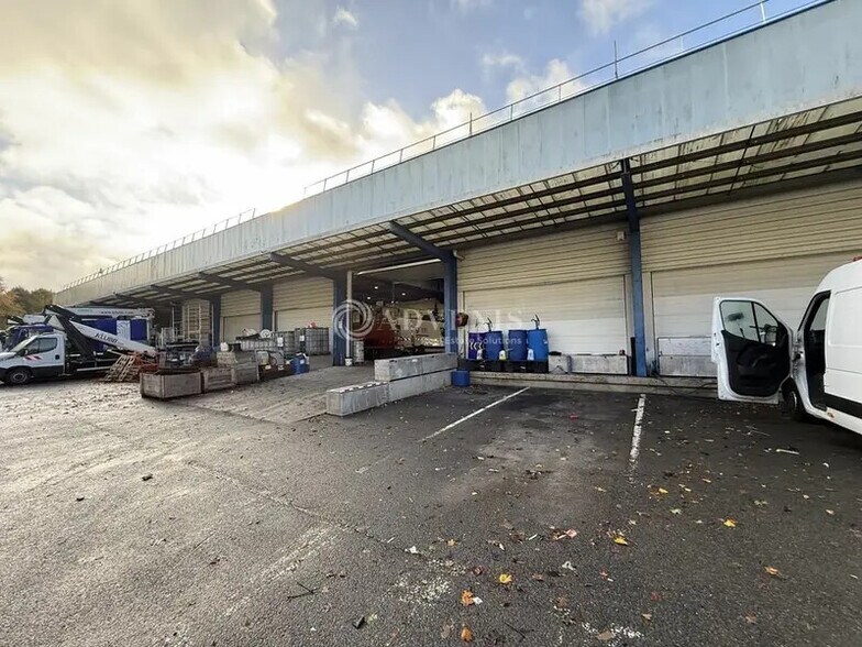 Industriel/Logistique dans Ferrières-en-Brie à louer - Photo de l’immeuble – Image 3 sur 12