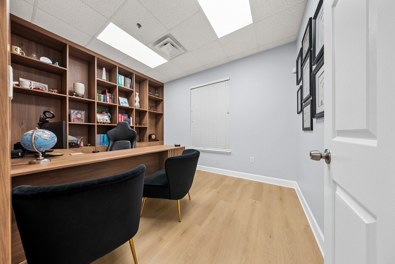 1601 Park Center Dr, Orlando, FL 32835 - Lot 6 - - Photo intérieure - Image 1 of 15