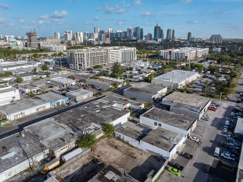 719-721 7 Ter, Miami, FL à vendre - Photo de l’immeuble – Image 2 sur 4