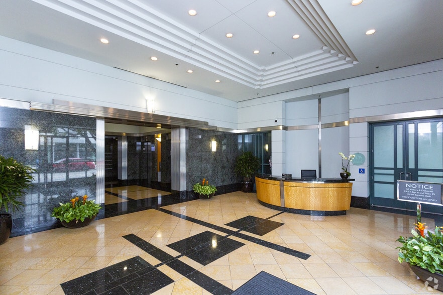 5055 Wilshire Blvd, Los Angeles, CA à louer - Hall d’entrée – Image 2 sur 6