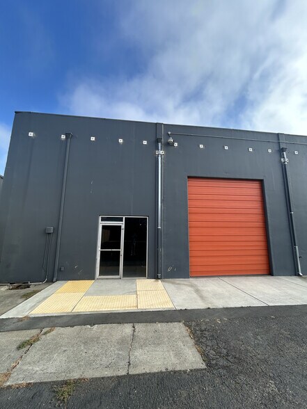 386-394 Yolanda Ave, Santa Rosa, CA à louer - Photo de l’immeuble – Image 2 sur 3