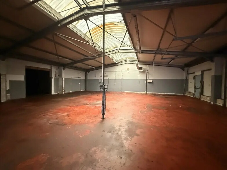 Local d’activités dans Beauvais à louer - Photo de l’immeuble – Image 1 sur 8