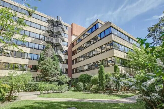 Plus de détails pour 141 Avenue Du Prado, Marseille - Bureau à louer