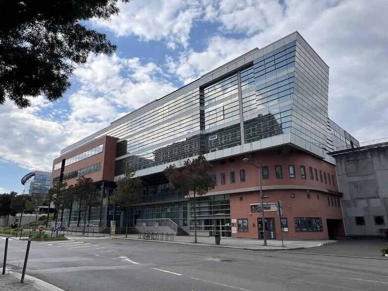 30 Avenue Carnot, Massy à louer - Photo de l’immeuble – Image 2 sur 3