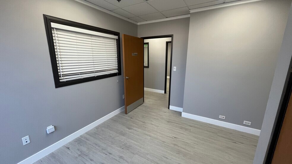 159 E Live Oak Ave, Arcadia, CA à louer - Photo intérieure – Image 3 sur 6