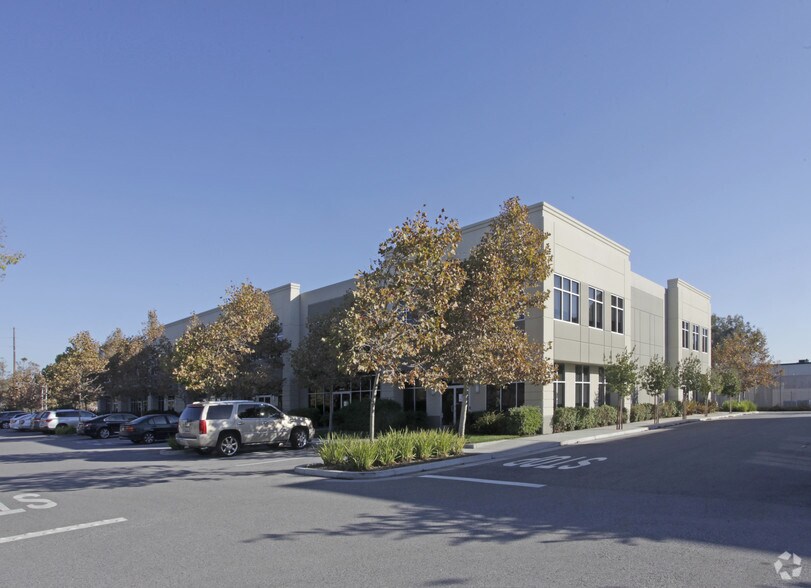 1298 Kifer Rd, Sunnyvale, CA à louer - Photo de l’immeuble – Image 2 sur 42