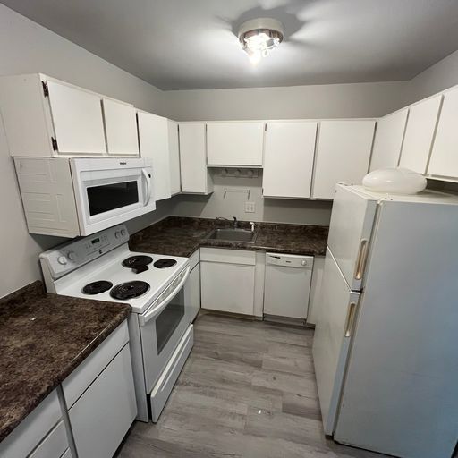 4037 S Rose St, Kalamazoo, MI à vendre - Photo intérieure – Image 3 sur 23