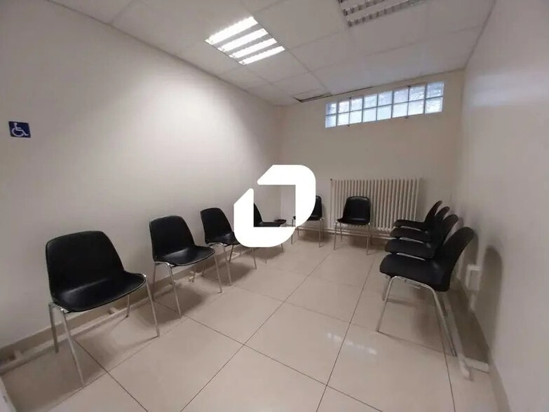 Bureau dans Les Clayes-sous-Bois à vendre - Photo intérieure – Image 3 sur 8