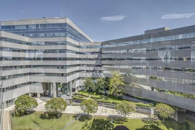 Plus de détails pour 32 Avenue Pablo Picasso, Nanterre - Bureau à louer