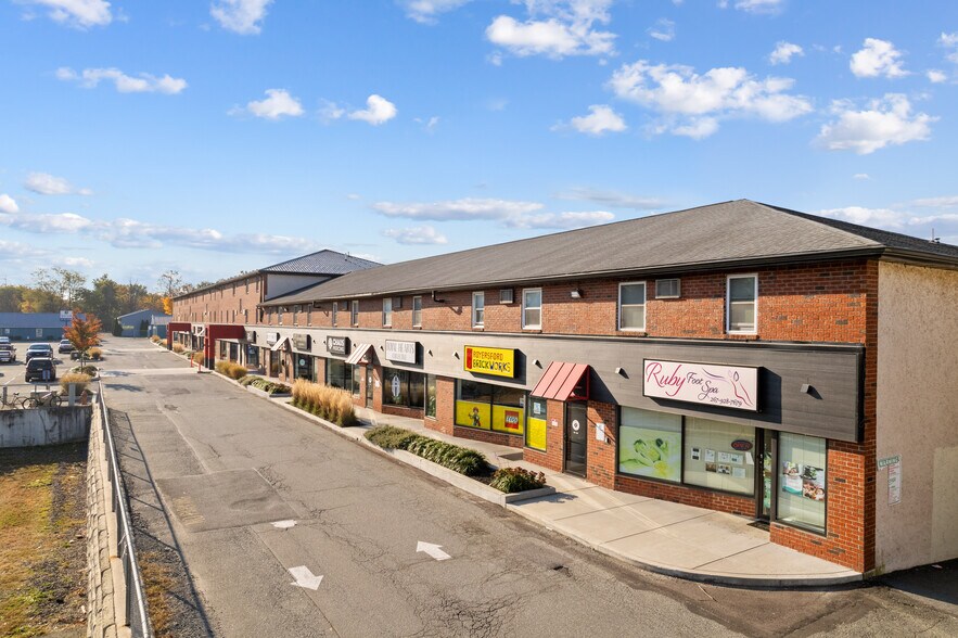 6 Riverside Dr, Spring City, PA à louer - Photo de l’immeuble – Image 2 sur 2