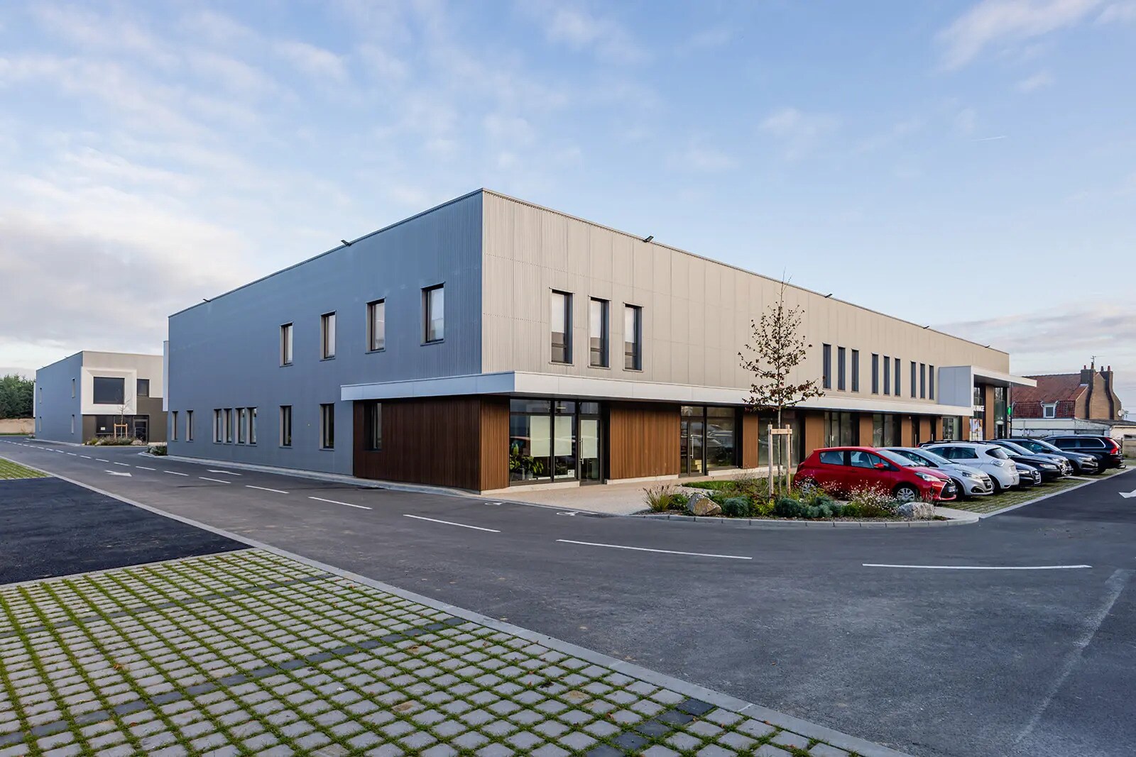 Local d'activités dans Quesnoy-sur-Deûle à vendre Photo de l’immeuble– Image 1 sur 7