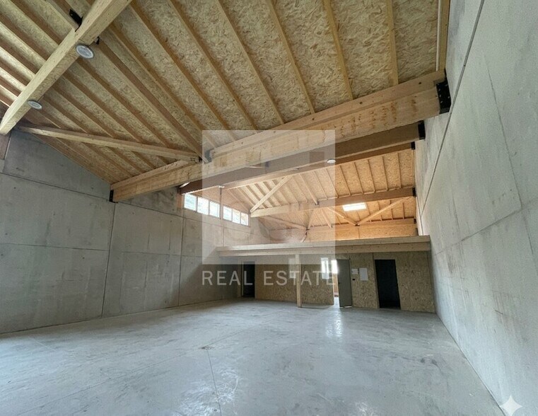 Local d'activités dans Le Gua à vendre - Photo intérieure – Image 3 sur 3