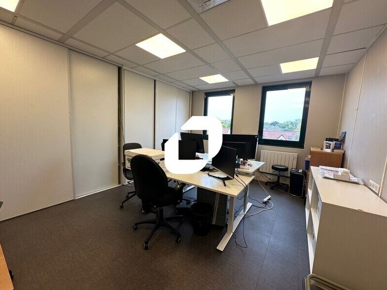 Bureau dans Saint-Germain-en-Laye à louer - Photo intérieure – Image 1 sur 6