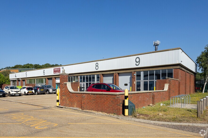Hall Rd, Hemel Hempstead à louer - Photo principale – Image 1 sur 3