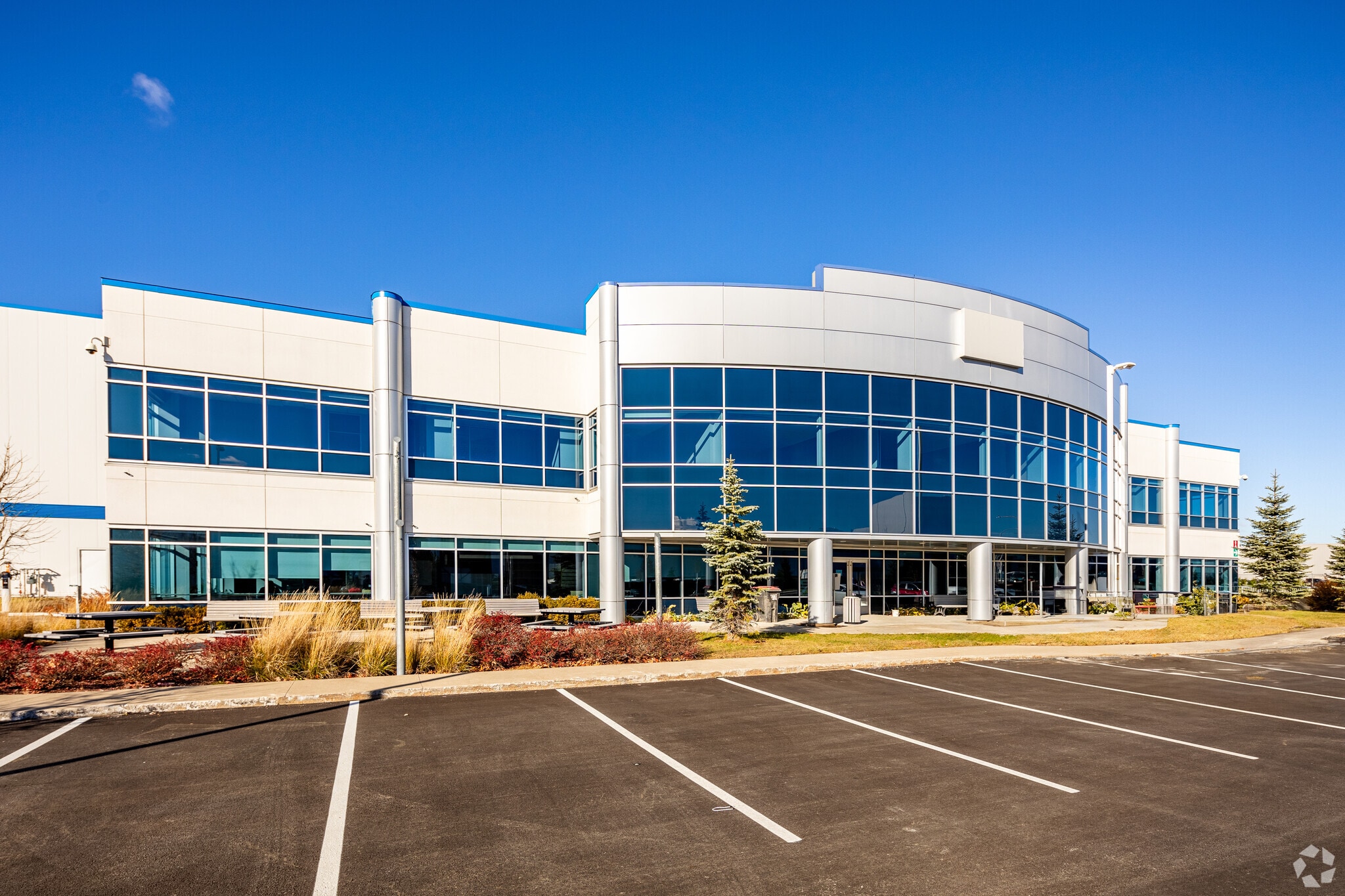 4915 Rue Louis B Mayer, Laval, QC à louer Photo principale– Image 1 sur 22