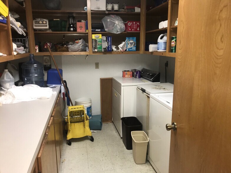 908 Bomar St, Marshall, TX à louer - Photo intérieure – Image 3 sur 7