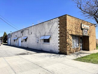 Plus de détails pour 16321 Rockside Rd, Maple Heights, OH - Local commercial à louer