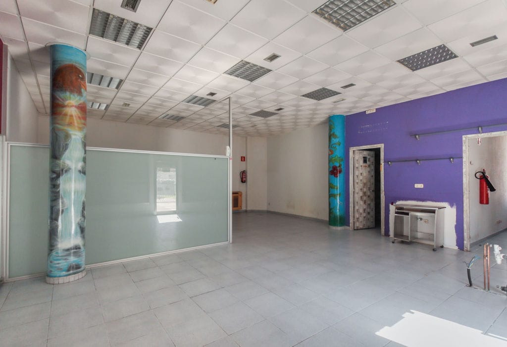 El Vendrell, TAR 43700 - Lot 01 - - Photo intérieure - Image 1 of 13