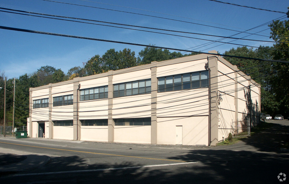 231 Wilson Ave, Norwalk, CT à louer - Photo principale – Image 1 sur 28