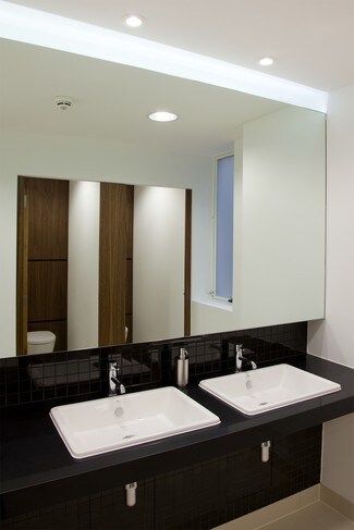 Plus de détails pour 28 Clarendon Rd, Watford - Bureau à louer