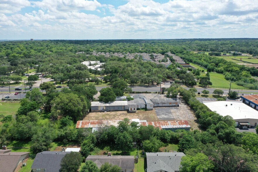 1500 Stassney Ln, Austin, TX à louer - Photo de l’immeuble – Image 3 sur 4