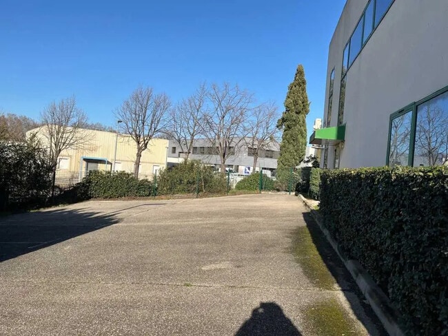 Plus de détails pour 2 Avenue Lamartine, Les Pennes-Mirabeau - Local d’activités à vendre