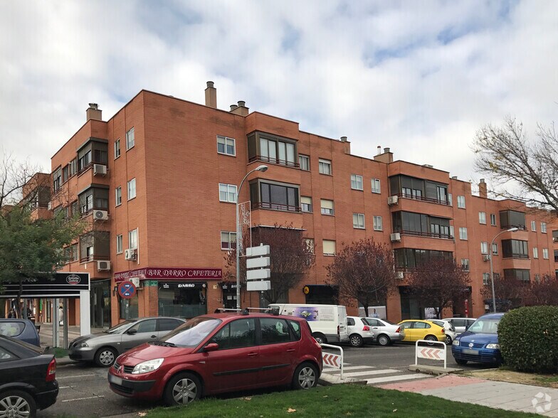 Avenida De Algorta, 12, San Fernando de Henares, Madrid à vendre - Photo de l’immeuble – Image 2 sur 2
