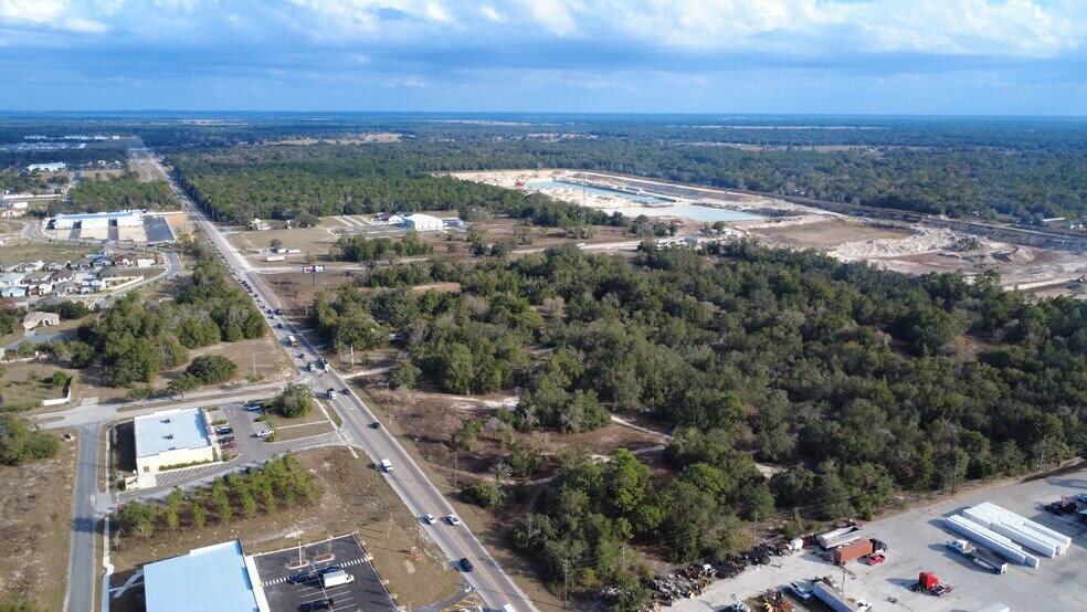 18614 County Line Rd, Spring Hill, FL à louer - Photo de l’immeuble – Image 2 sur 3