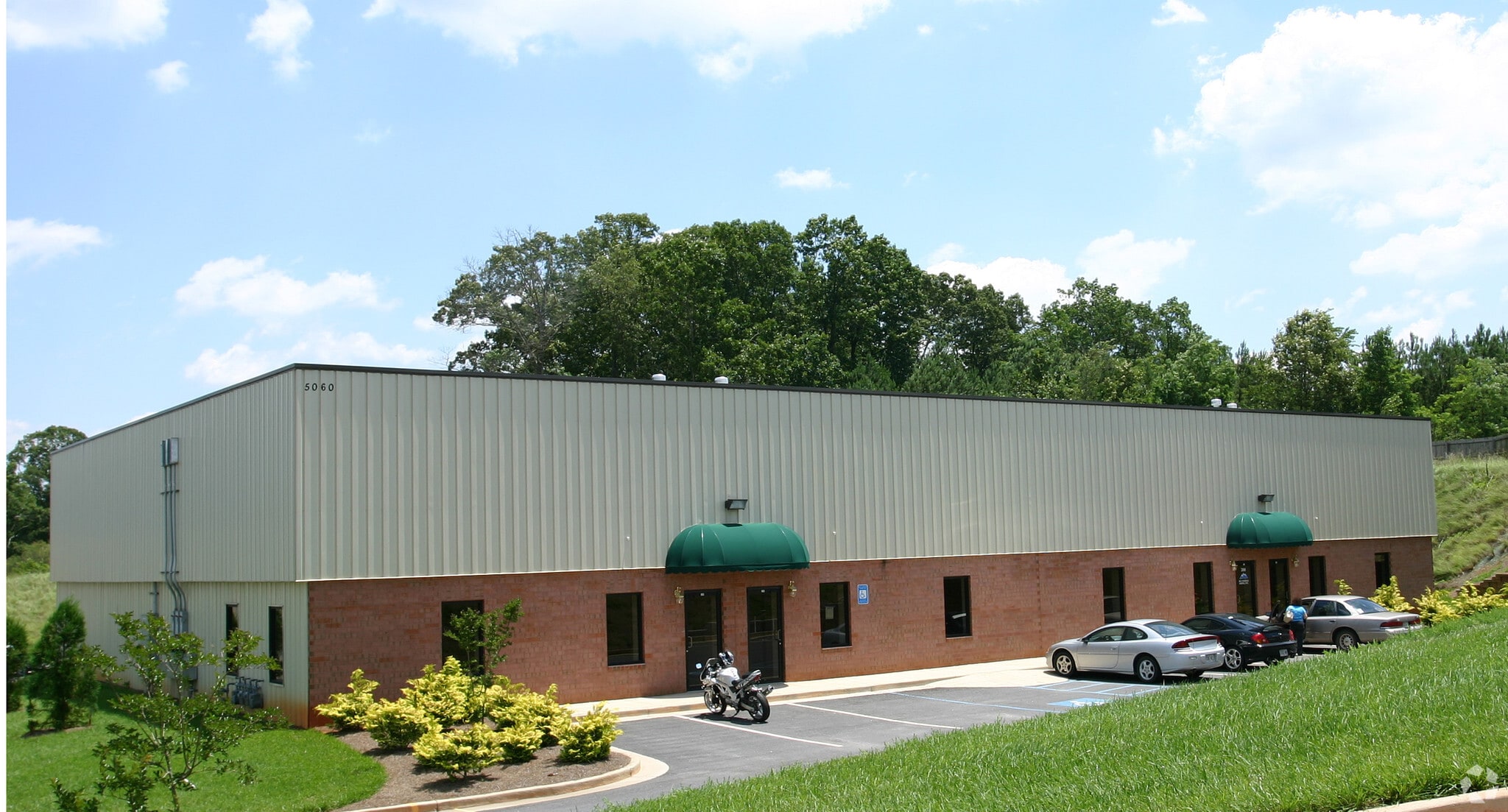 5060 Wallace Dr, Cumming, GA à louer Photo principale– Image 1 sur 5