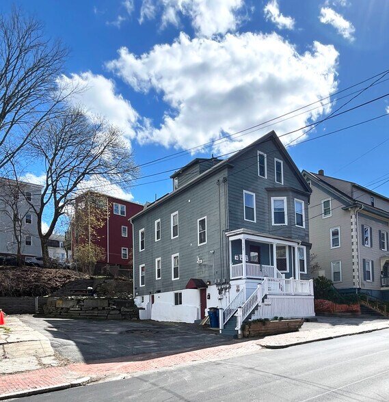 142 Sherman St, Portland, ME à vendre - Photo de l’immeuble – Image 2 sur 7