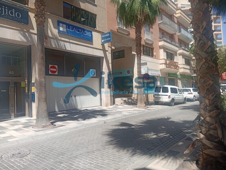 Local commercial dans El Ejido, Almería à vendre - Photo de l’immeuble – Image 2 sur 12