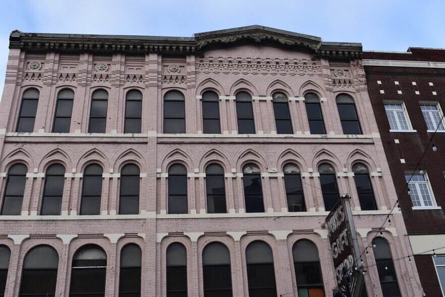 41 Court St, Binghamton, NY à vendre - Photo de l’immeuble – Image 2 sur 35