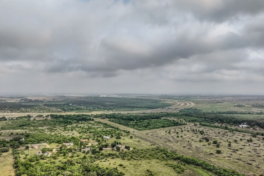 5541 State Park Rd, Lockhart, TX à vendre - Photo de l’immeuble – Image 3 sur 11