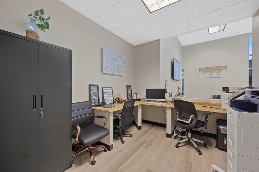 4130 N Martin Luther King Blvd, North Las Vegas, NV à louer - Photo de l’immeuble – Image 3 sur 85