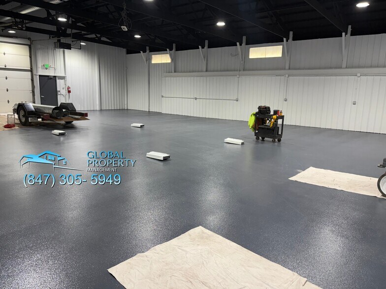 75 McMillen Rd, Antioch, IL à louer - Photo de l’immeuble – Image 3 sur 17