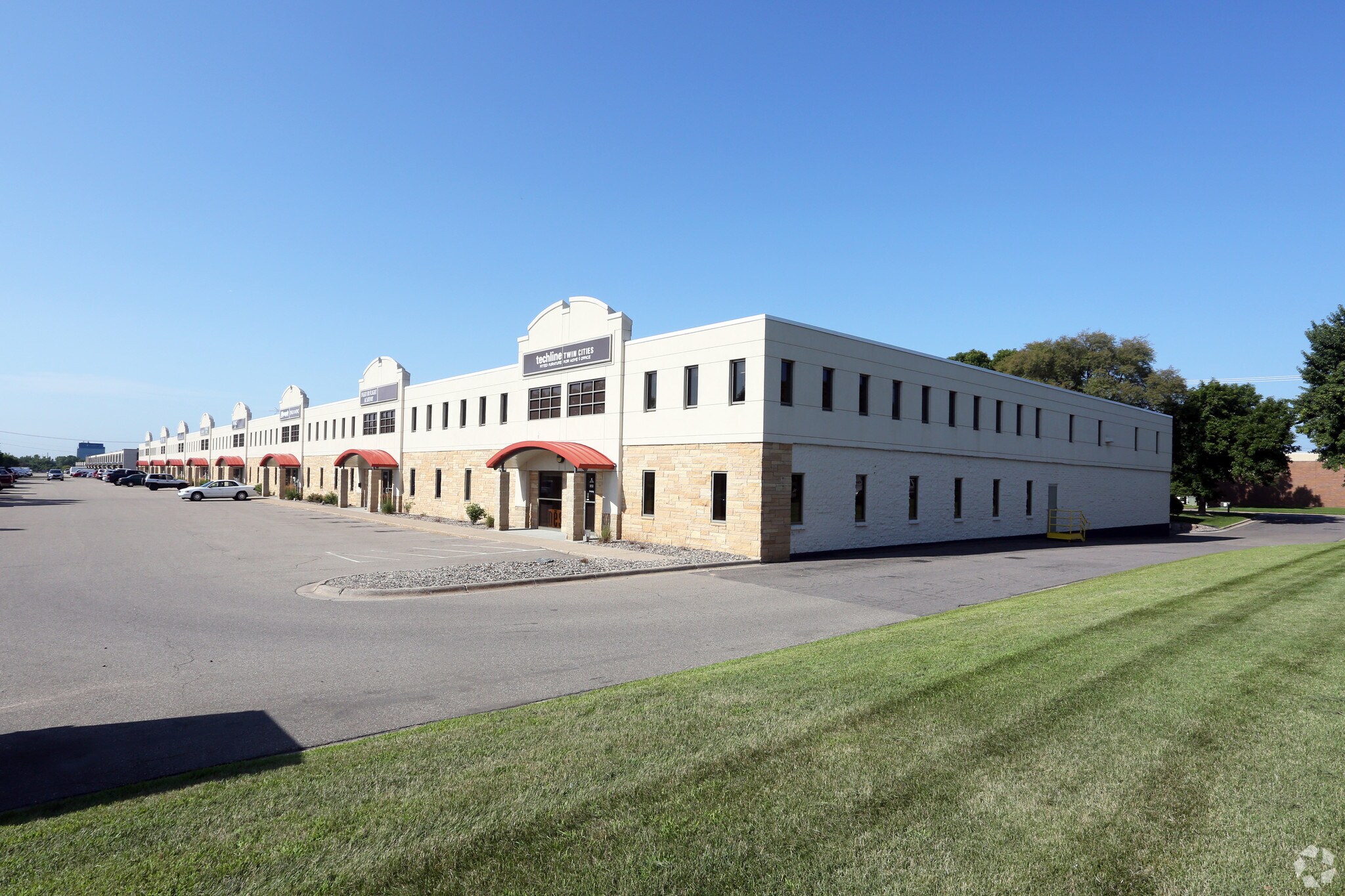 7351-7379 Washington Ave S, Edina, MN à louer Photo principale– Image 1 sur 7