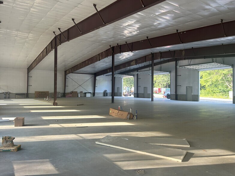 27 Dunklee rd, Bow, NH à louer - Photo de l’immeuble – Image 2 sur 8