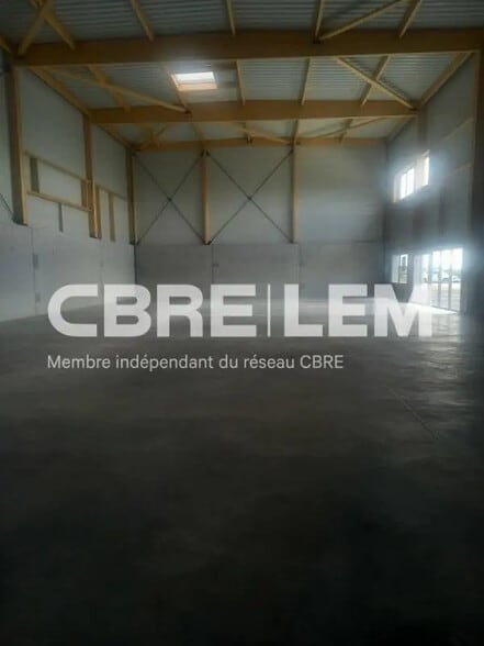 Local d’activités dans Caen à louer - Photo intérieure – Image 3 sur 4