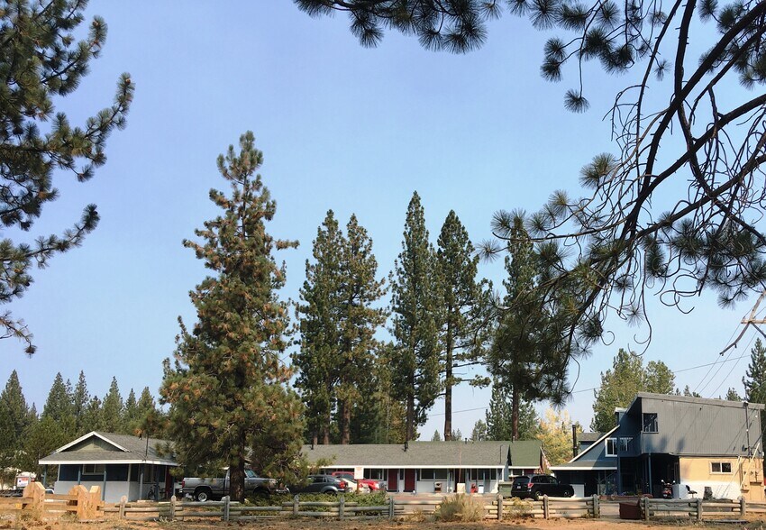 2440 Lake Tahoe Blvd, South Lake Tahoe, CA à vendre - Photo de l’immeuble – Image 1 sur 10